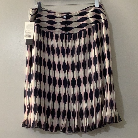 Jones New York Collection  Pink and Black Skirt - Picture 2 of 6